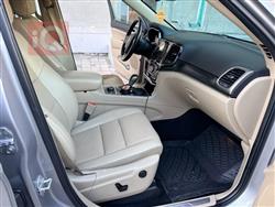 جیپ گراند شیرۆکی